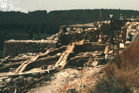 HTM0044W.gif (41943 bytes)