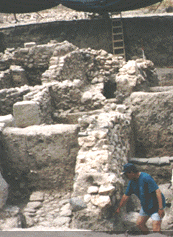 HTM0100W.gif (45701 bytes)